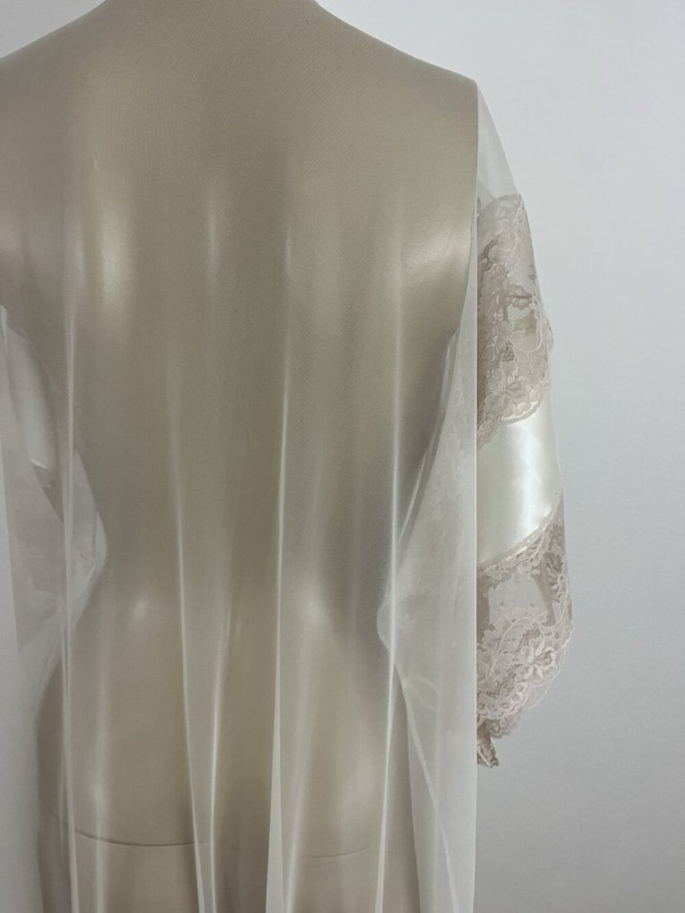 Vintage Val Mode Women's S Sheer Robe Nylon Lace Satin Trim Ivory - Picture 10 of 13